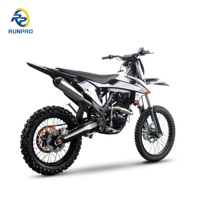 Preparati a dominare la competizione con la Pit Bike da 300cc di Runpro Racing