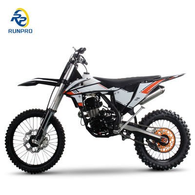 Preparati a dominare la competizione con la Pit Bike da 300cc di Runpro Racing
