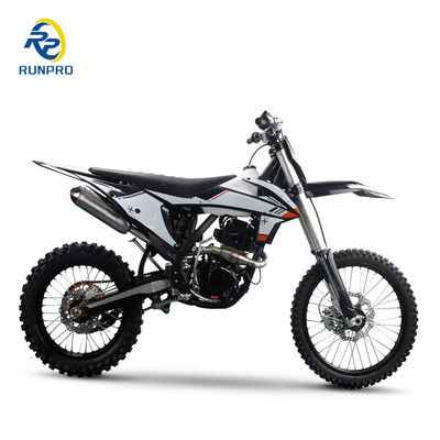 Preparati a dominare la competizione con la Pit Bike da 300cc di Runpro Racing