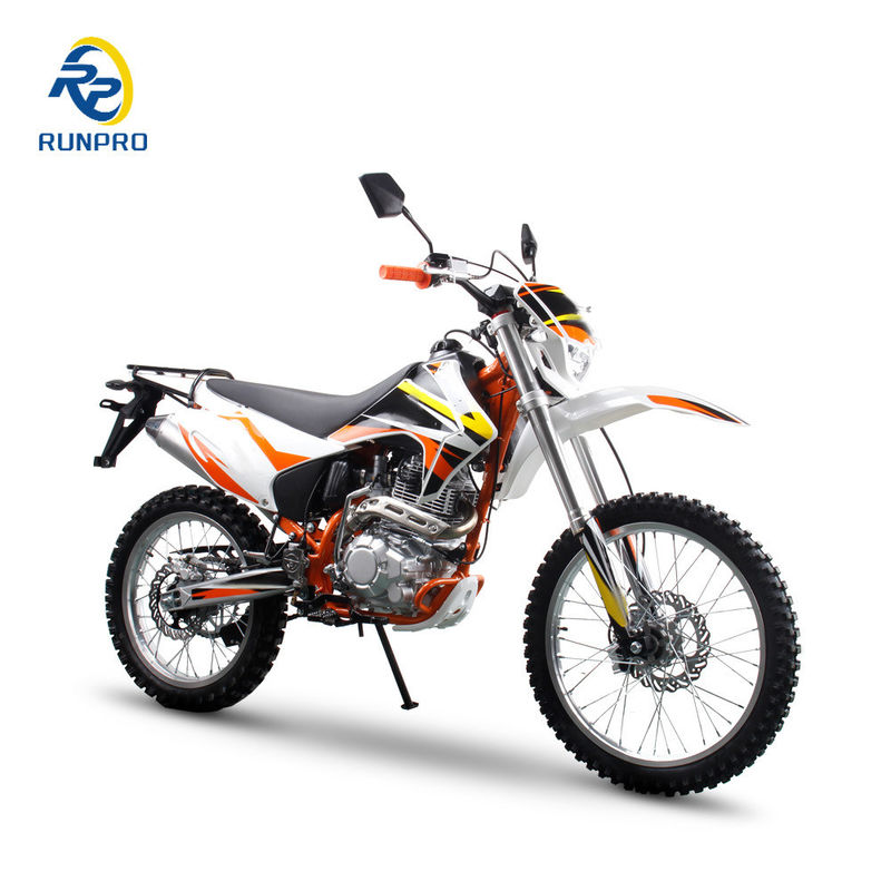 Motorino da corsa a quattro tempi da 250cc con tripli pinze CNC e freni idraulici