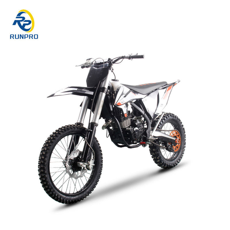 Preparati a dominare la competizione con la Pit Bike da 300cc di Runpro Racing